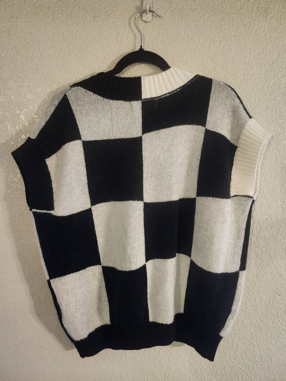 🏁NWT Listicle "Check Me Out😘Sweater Vest" Blk🖤&Wht🤍Check🏁 Small • Oversized - Picture 12 of 12